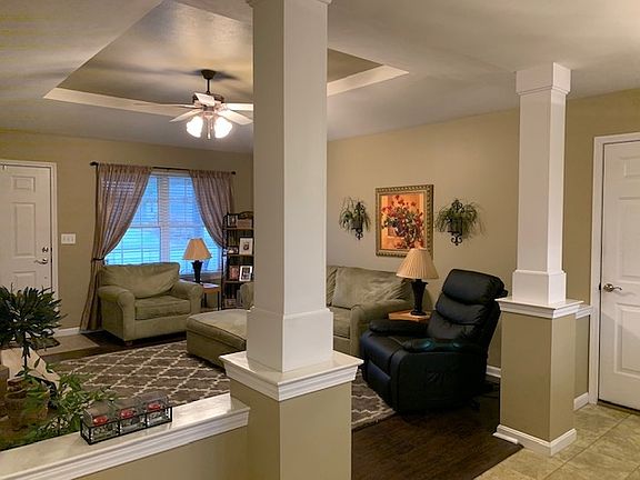 4th image of 4125 Manor Dr