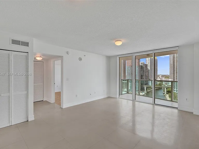 31 SE 5th St #2305 — Photo 9