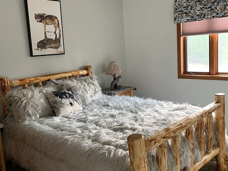 Wolf bedroom