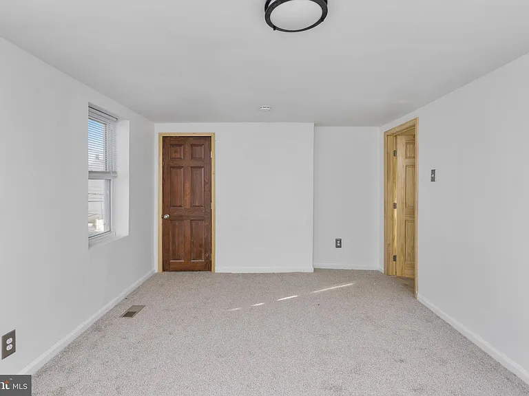 422 Prince St — Photo 15