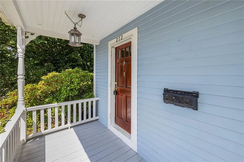3 bed, 1.5 bath, 1052 sqft, $3,400 — Photo 3