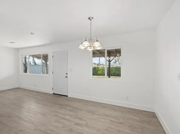 1212 Hoag Ave, Sanger, CA 93657