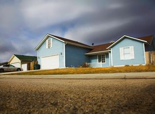 3002 Goldenrod Ave, Gillette, WY 82716