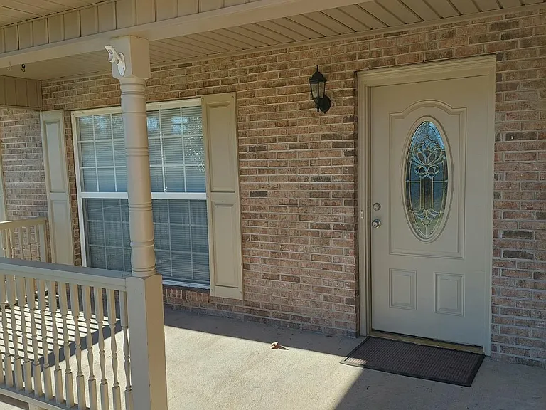 931 Mercer Dr — Photo 2