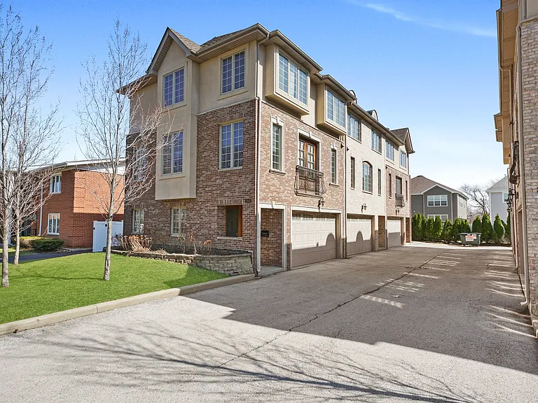 825 S La Grange Rd #A — Photo 22