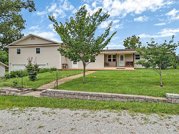 5th image of 1951 Hall Rd