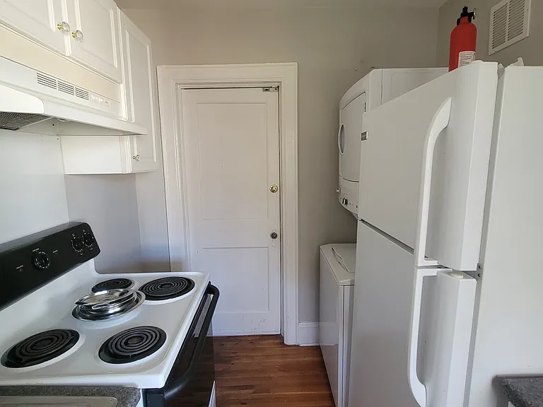 814 Lamar Ave — Photo 5