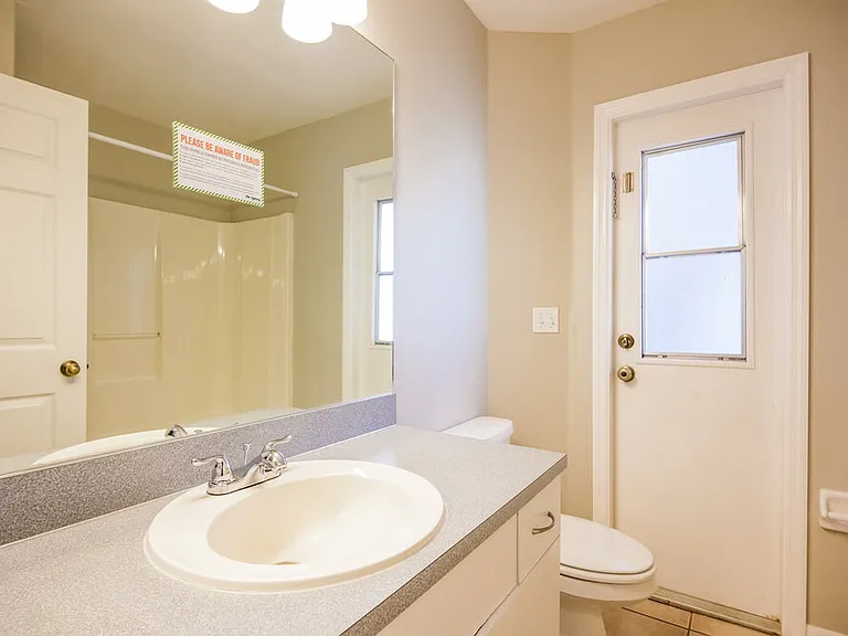 229 SW 43rd Ln — Photo 11