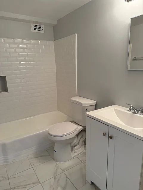 1 bed, 722 sqft, $1,800 — Photo 3
