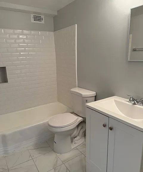 4410 Oglethorpe St #705 — Photo 3