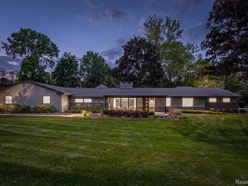 1st image of 3885 Oakland Dr