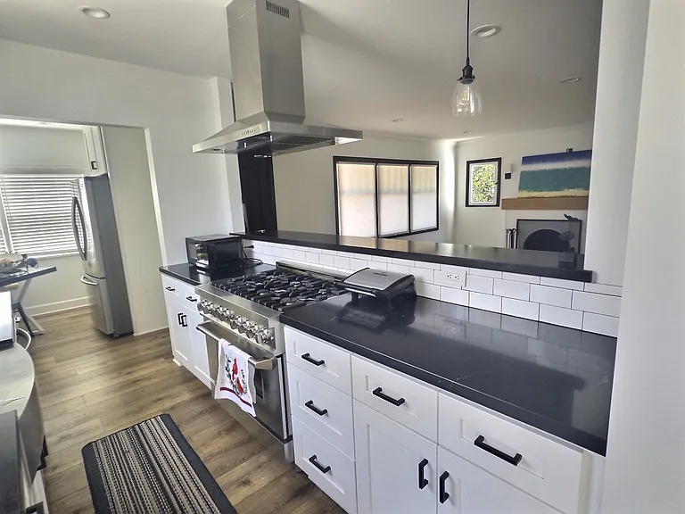3737 Paloma Dr — Photo 4