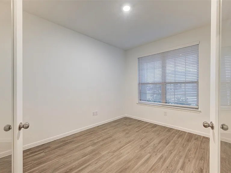 1309 Coco Ray Ln — Photo 9