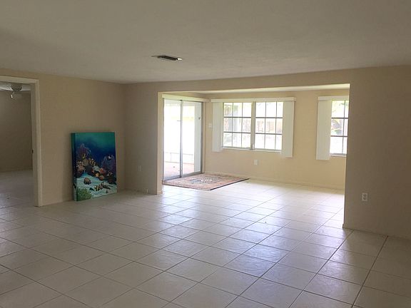 3rd image of 1685 Joyce St
