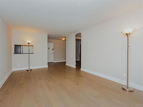 3rd image of 579 W 215th St APT 2E