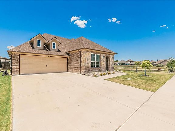 3rd image of 451 Sagebrush Dr