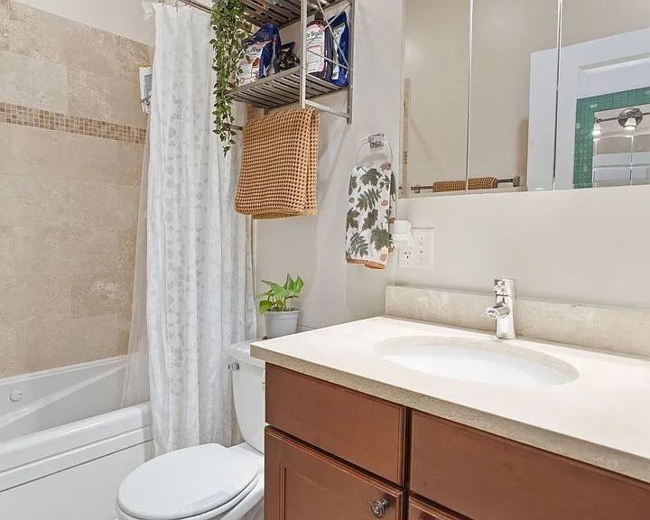 Hinman Court Condos — Photo 39