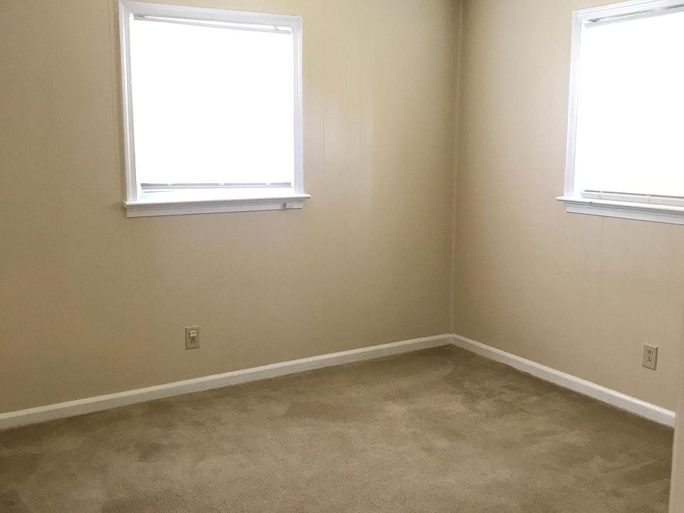 1st image of 119 E Royce Dr