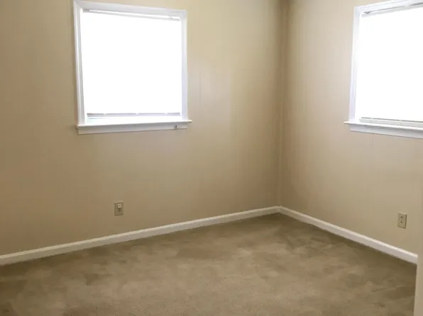 119 E Royce Dr, Chesapeake, VA 23322
