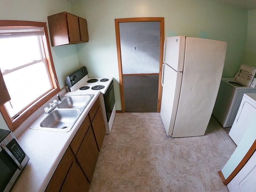 Kitchen / Laundry