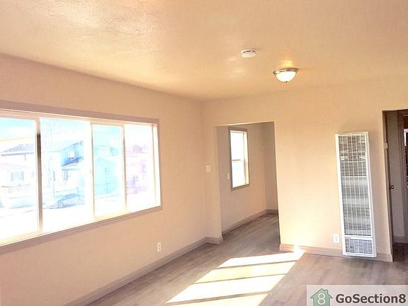5th image of 633 E Imperial Hwy APT 4