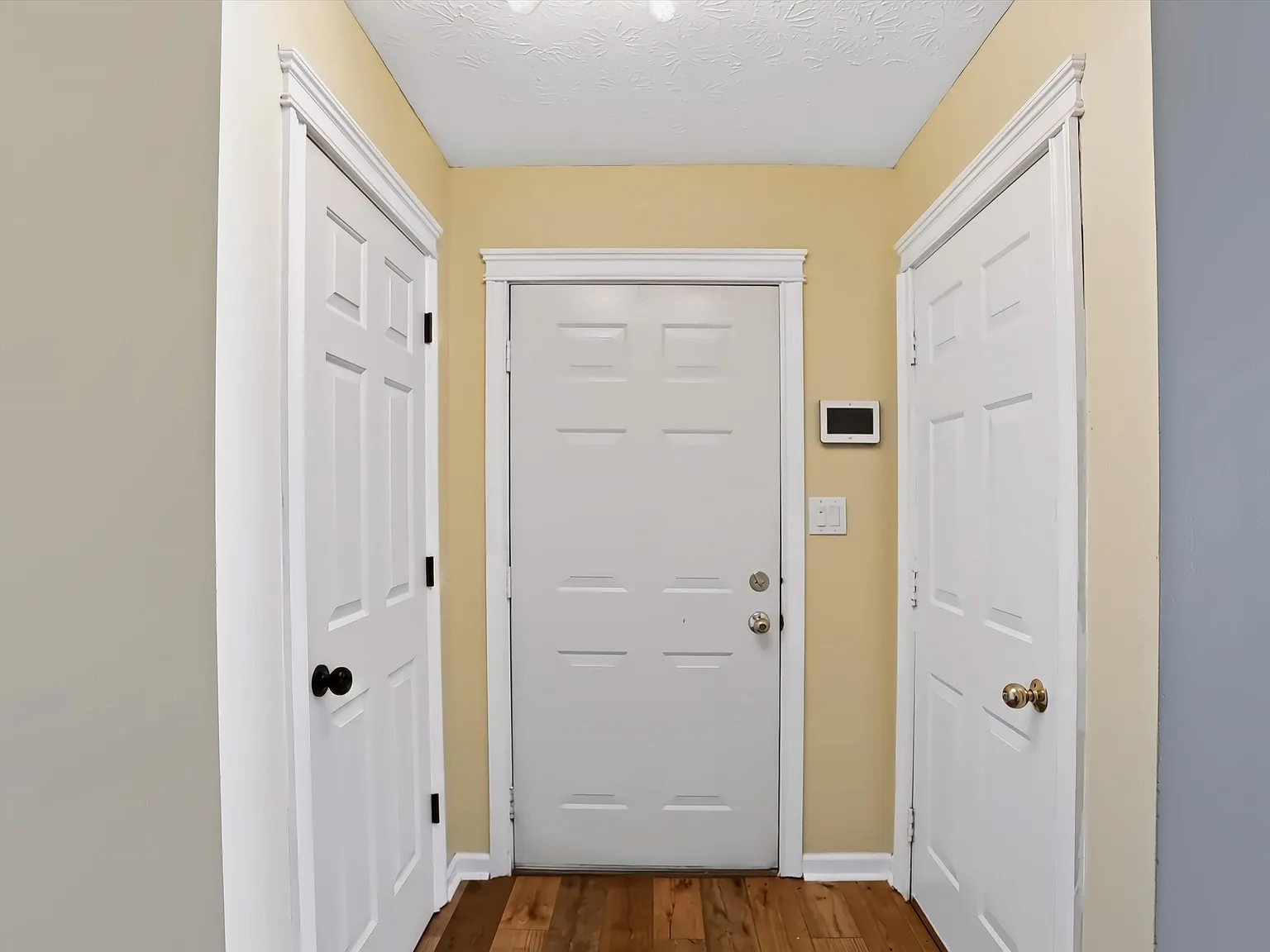 3 bed, 2.0 bath, 1444 sqft, $1,800 — Photo 2