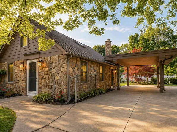 21103 Ontaga St, Farmington, MI 48336