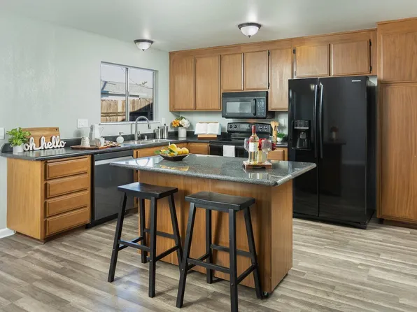 650 W H Street, Dixon, CA 95620