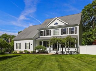10 Longwalk Rd, Franklin, MA 02038