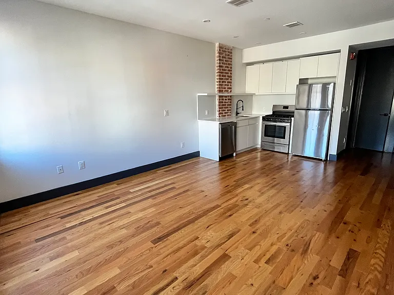 576 Communipaw Ave #206 — Photo 2