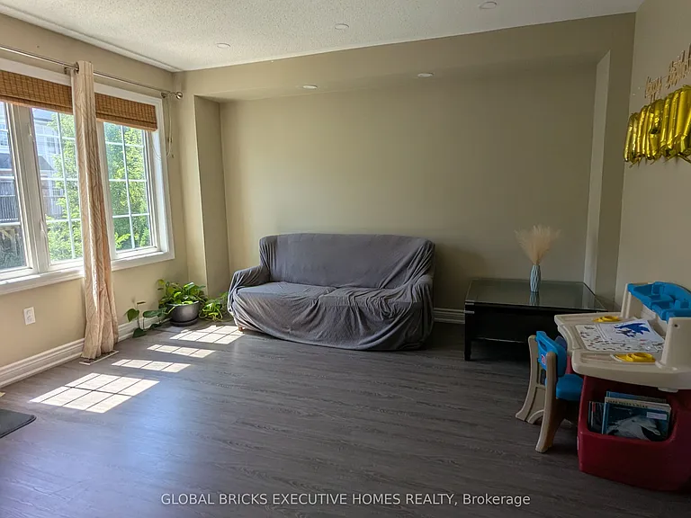 1218 Lamont Cres — Photo 29