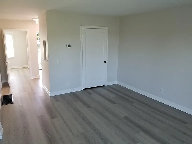 108 42nd Ave — Photo 8