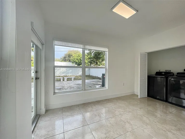 1322 SE 1st Ave — Photo 25