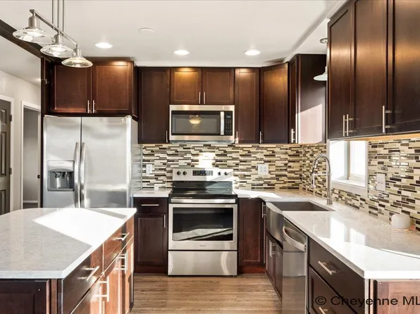 4302 Cheyenne Dr, Laramie, WY 82072