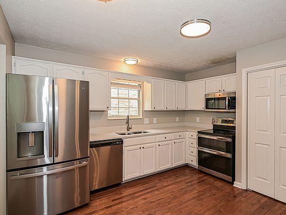 5th image of 823 Neelys Chase Dr