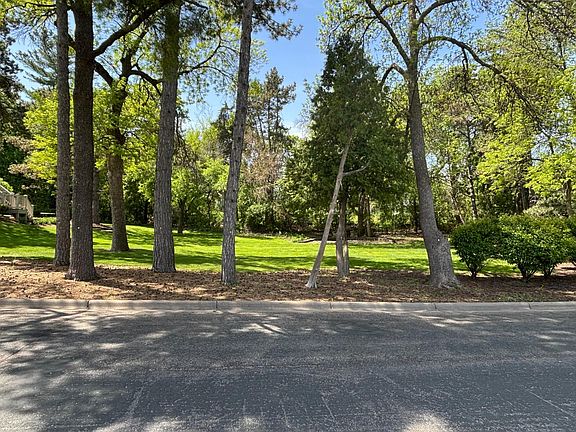 5th image of 4900 Lakeview Dr