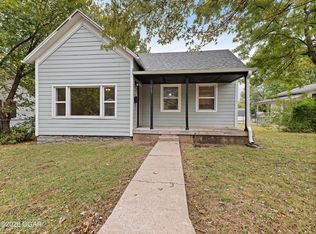 217 S Hall St, Webb City, MO 64870