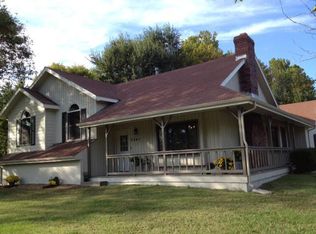 3341 W Van Owen St, Springfield, MO 65810