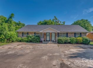 143 Big Springs Ave, Forest City, NC 28043