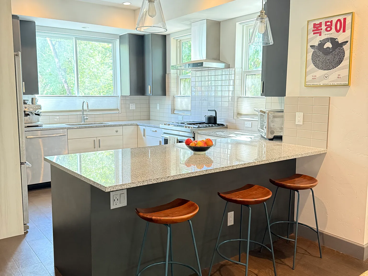 3 bed, 2.5 bath, 1700 sqft, $3,400 — Photo 4