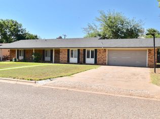 1929 N 8th St, Tahoka, TX 79373