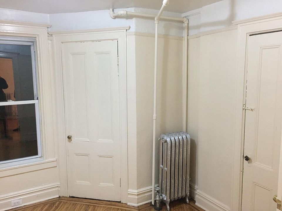 2nd image of 109 Kenilworth Pl