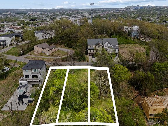 4th image of 215 Marcia Ave