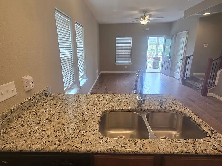 2421 Ridge Top Dr #5 — Photo 8