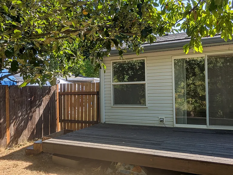 1221 SW Kalyca Way — Photo 2