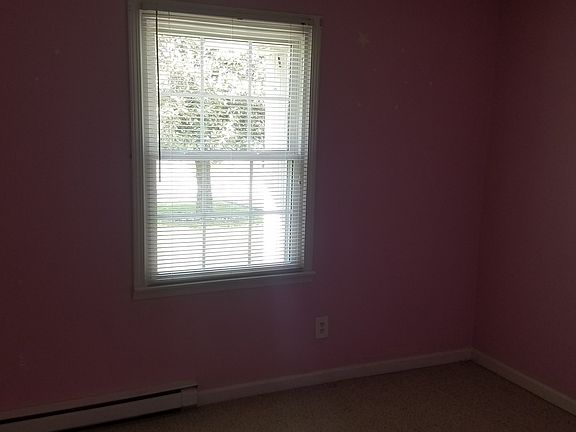 3rd image of 55 Oak Dr
