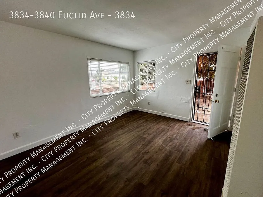 Building Photo - 3834-3840 Euclid Ave #3834