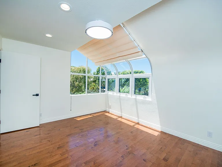 3299 Tempe Dr — Photo 35