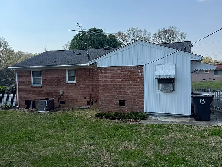 1923 Belcrest Dr — Photo 16