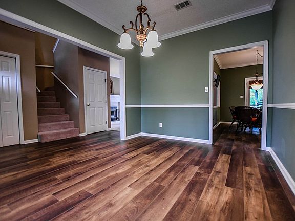3rd image of 3755 Creekwood Dr